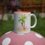 Cana ceramică personalizată „Pe plajă la mare” 330ml