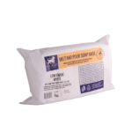 Baza de săpun Low Sweat White este o bază melt & pour albă, opacă, concepută pentru a reduce transpirația săpunului în medii umede. Este ideală pentru crearea de săpunuri personalizate, deoarece nu formează picături de apă pe suprafață și oferă o textură netedă și uniformă.